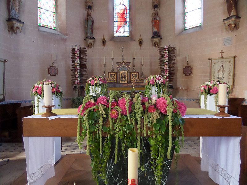 Décoration autel église
