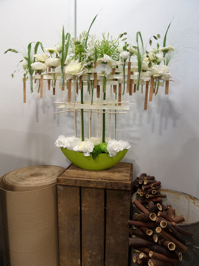 Composition florale, suspension florale à Chinon
